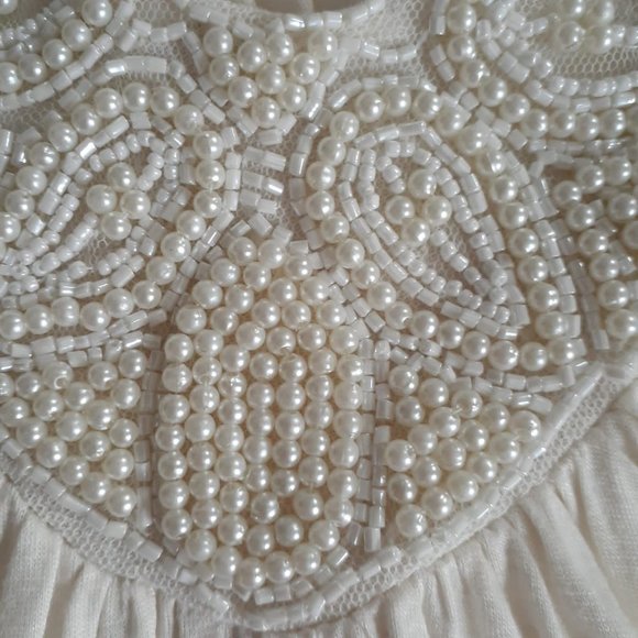 Gorgeous Sleeveless Cami/Tank with Pearl Encrusted Neckline Size M - Picture 2 of 4